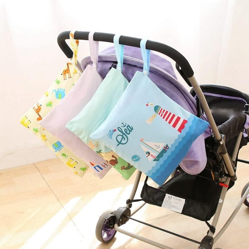 Yurosiay Groß Baby Nasstasche Wasserdicht Windeltasche Wetbag Doppelreißverschluss Waschbar Stoffwindeln Tasche Nasse und Trocken Windeltasche Organizer für Baby Unterwegs 30×36cm Blau – Bild 8