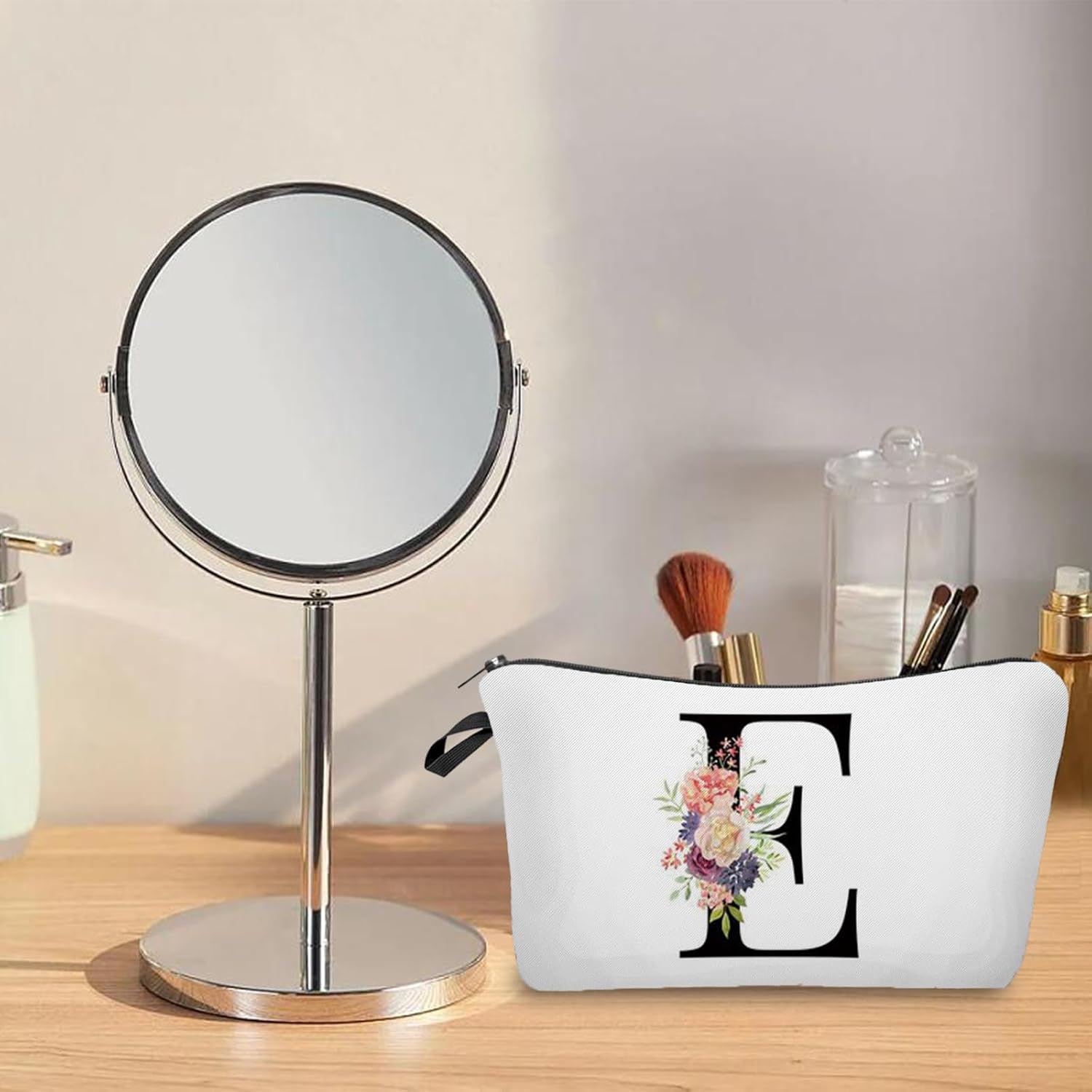 Larfraecy A-Z Personalisierte Kosmetiktasche Personalisierte Make up Tasche,Gedruckte Kosmetiktasche mit Namen Geburtstagsgeschenke für Frauen,Mütter,Beste Freundinnen und Brautjungfern (E) – Bild 5