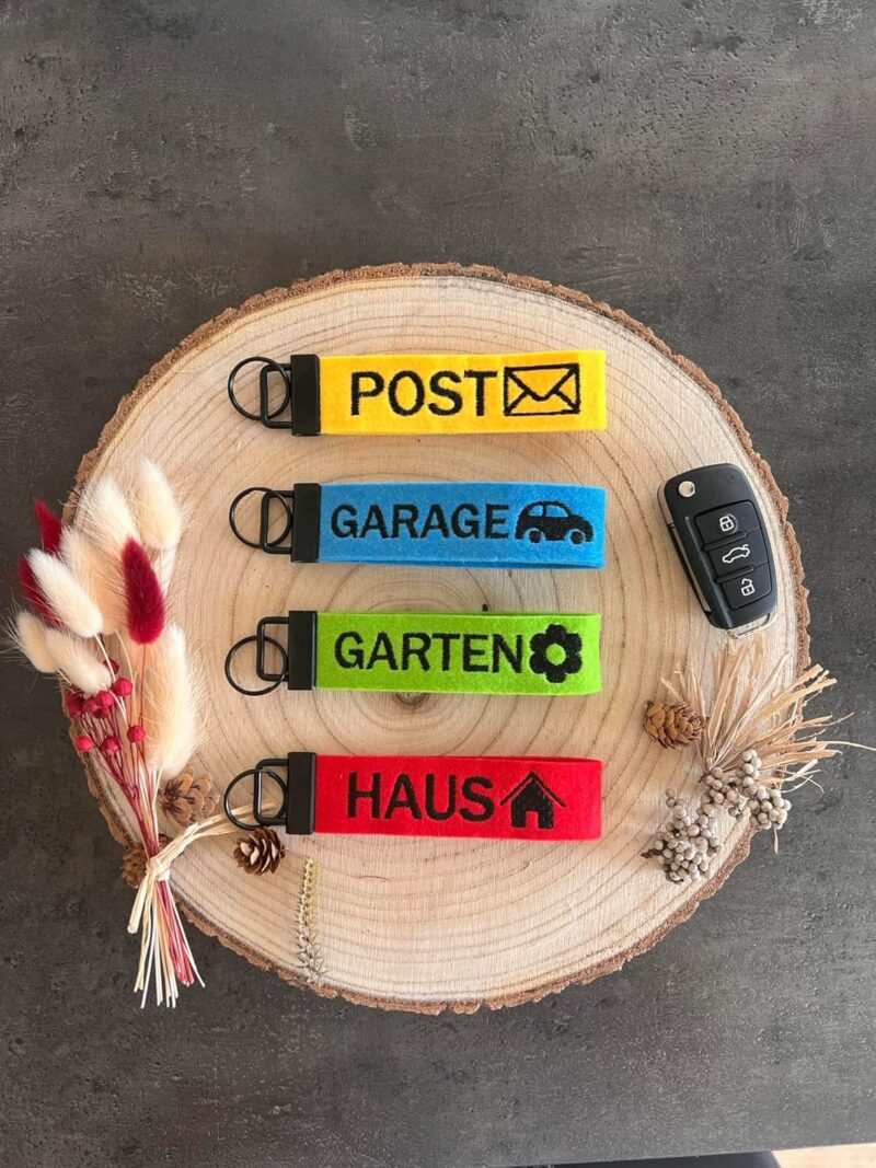 Schlüsselanhänger personalisiert - individuell bestickt - Filzanhänger Glücksbringer Geschenk – Bild 4