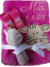 Wuff-Dogsworld Babydecke mit Namen Bestickt + Zugabe Babyrassel oder Babysocken Geschenk Baby Taufe Geburt Junge Mädchen – Bild 4