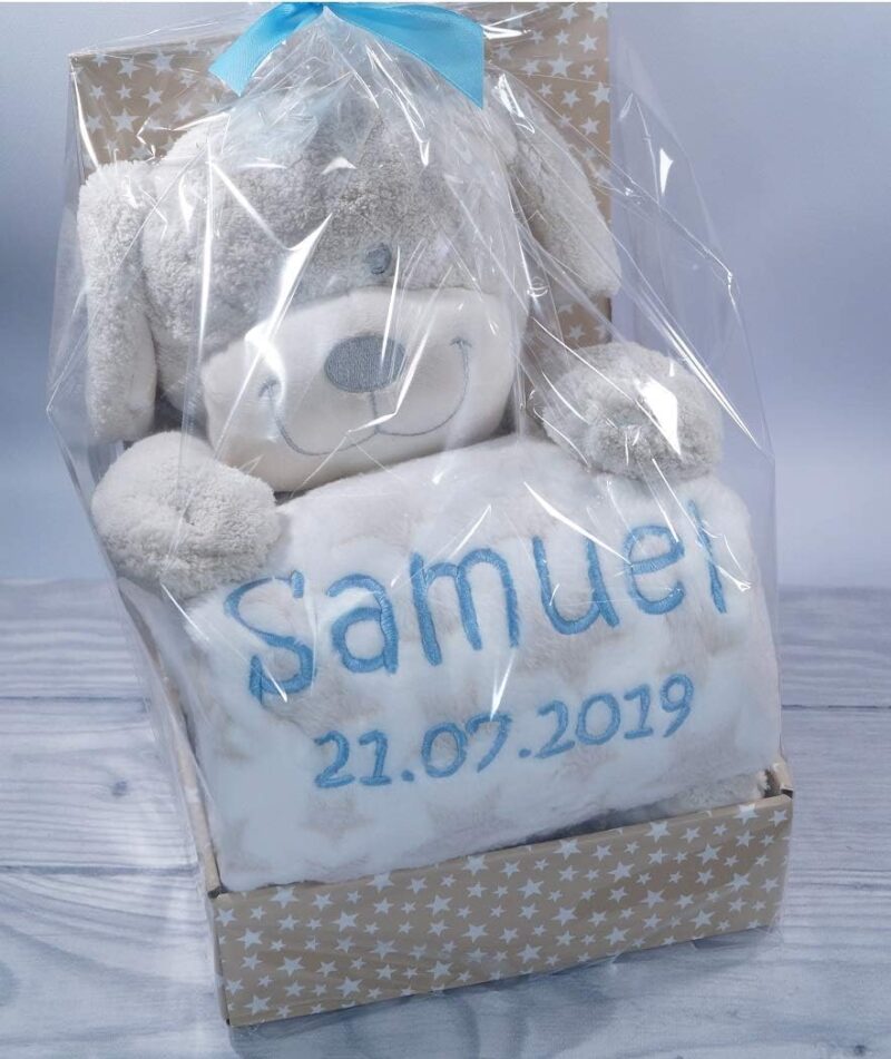 BotoBaby® - Geschenk-Set - Babydecke mit Namen und Geburtsdatum + Motiv + Plüschtier - Geschenk Taufe Geburt Baby-Shower (Beige - Hund) – Bild 8