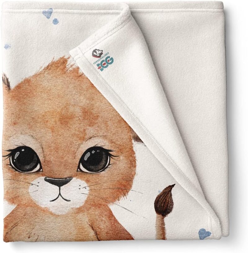 Personalisierte Babydecke mit Löwe, Name, Geburtsdatum und Motivfarbe - Weiche Fleecedecke - Baby Decke - Kuscheldecke mit Namen (Lion small Hearts) – Bild 6